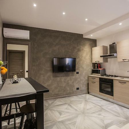 Castle Apartment Near Duomo มิลาน ภายนอก รูปภาพ