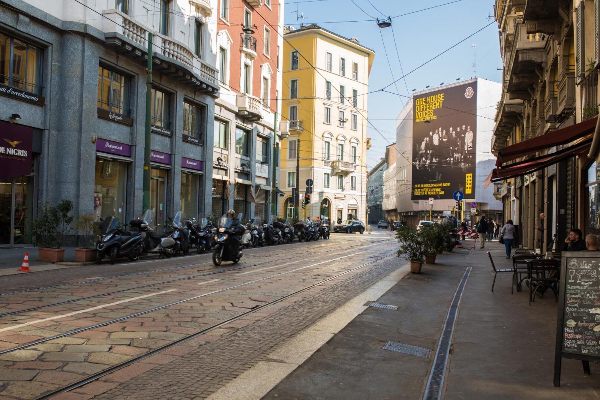 Castle Apartment Near Duomo มิลาน ภายนอก รูปภาพ