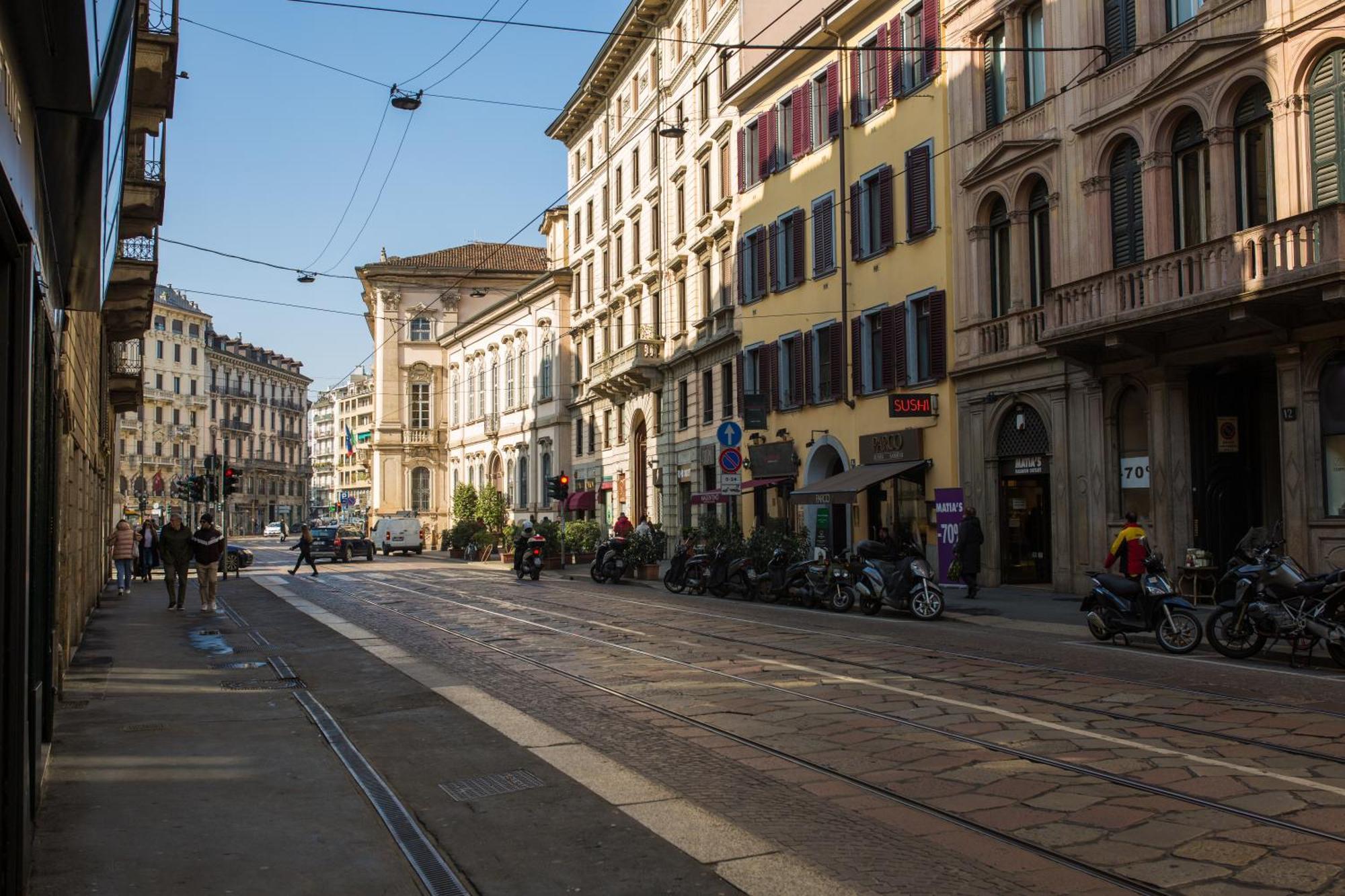 Castle Apartment Near Duomo มิลาน ภายนอก รูปภาพ