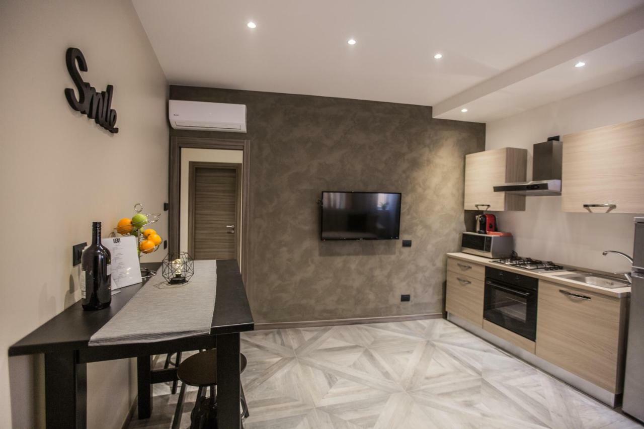Castle Apartment Near Duomo มิลาน ภายนอก รูปภาพ